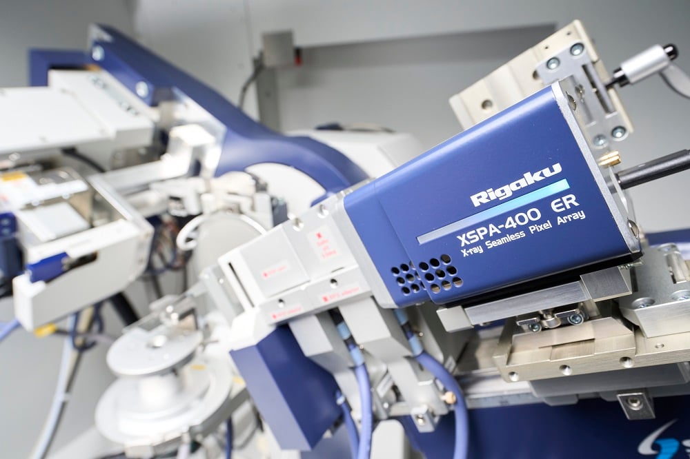 XSPA-400 ER X-ray seamless pixel array detector on a diffractometer