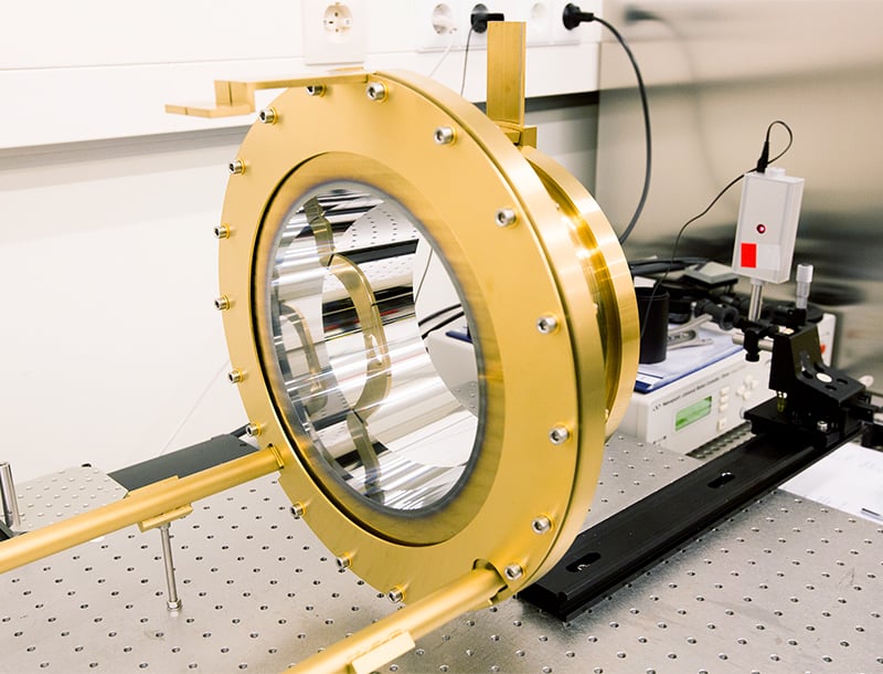 Large specialized optics for EUV and X-ray radiation (figure 1)