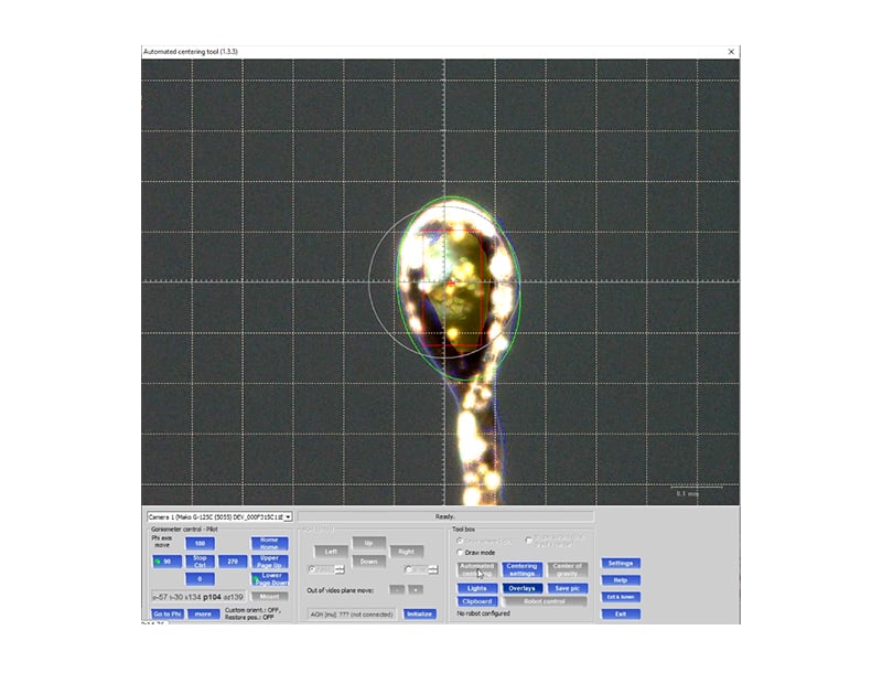 XtaLAB Synergy Flow screen showing object centering