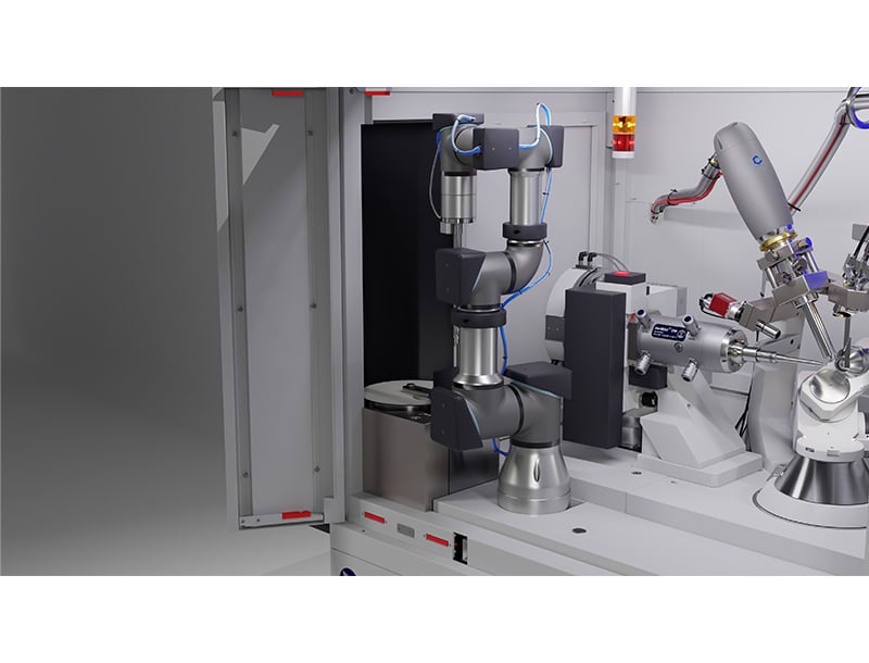 XtaLAB Synergy Flow with robot changing samples
