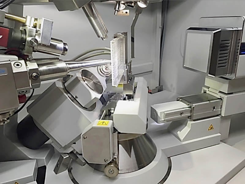 XtalCheck-S mounted on diffractometer (side view)