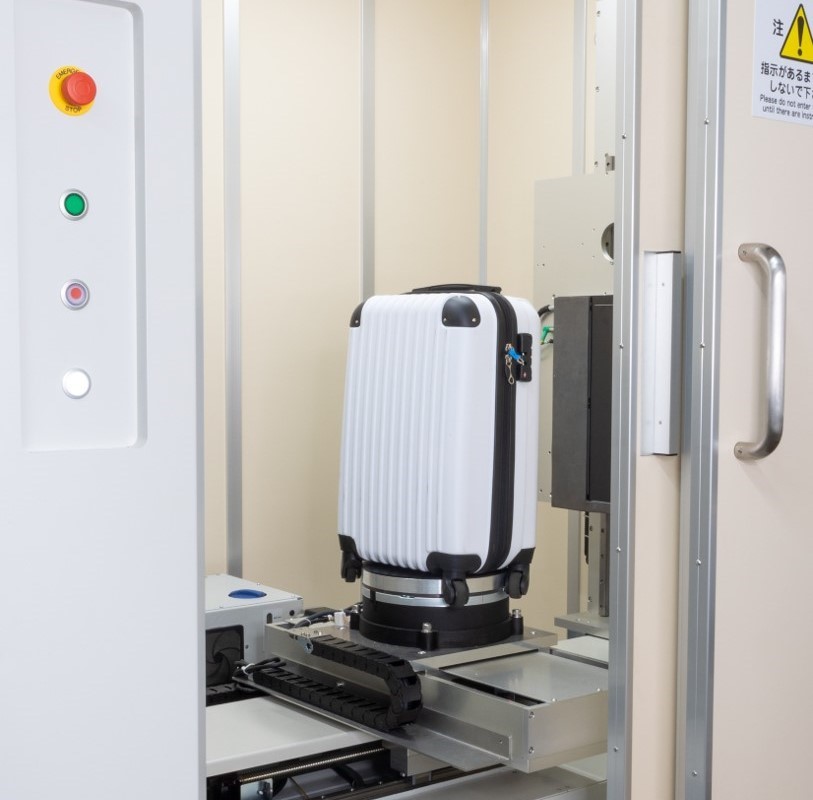 CT Lab HV door open suit case