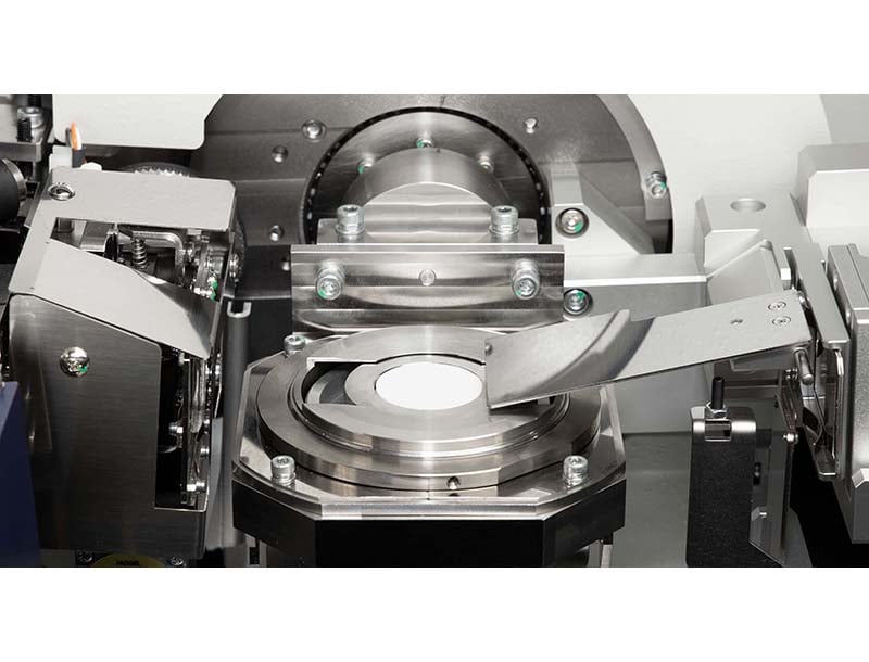 MiniFlex XpC goniometer and stage (1)