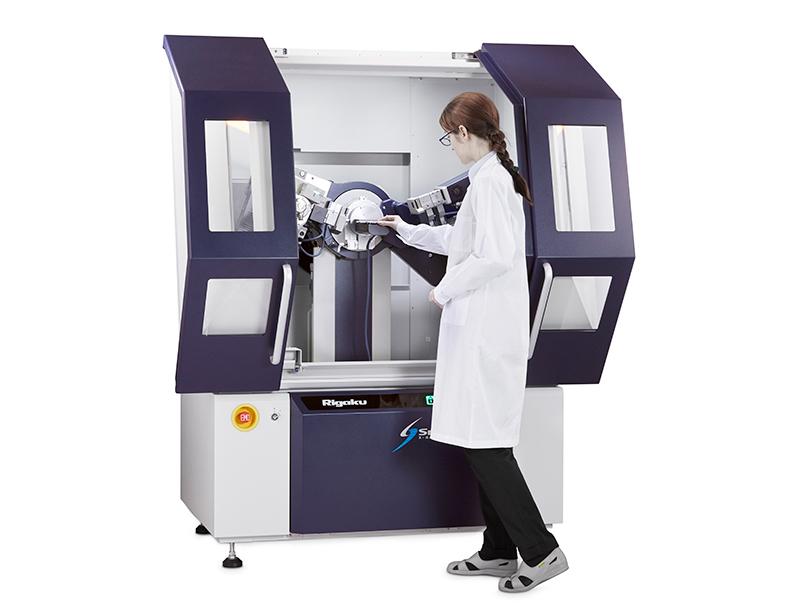SmartLab product photo with operator