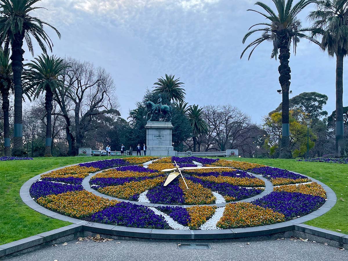 Fun run IUCr 2023 flower clock