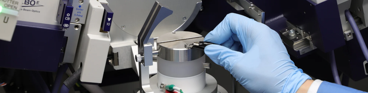 SmartLabを用いたオペランド測定用電池セル SmartLabを用いたオペランド測定用電池セル