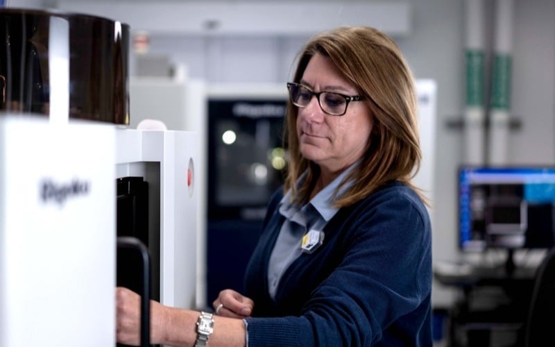 Angela_CT Lab HX_RAC application scientist_800x500